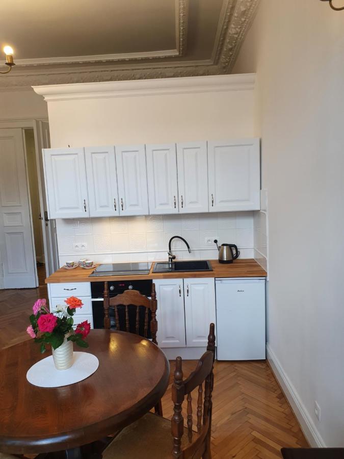 Prestige Aparthotel Piotrkowska 82 - Wyjatkowy Widok Na Deptak Лодзь Екстер'єр фото