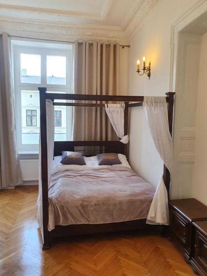Prestige Aparthotel Piotrkowska 82 - Wyjatkowy Widok Na Deptak Лодзь Екстер'єр фото