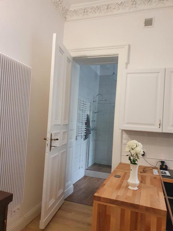 Prestige Aparthotel Piotrkowska 82 - Wyjatkowy Widok Na Deptak Лодзь Екстер'єр фото