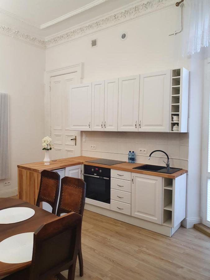 Prestige Aparthotel Piotrkowska 82 - Wyjatkowy Widok Na Deptak Лодзь Екстер'єр фото